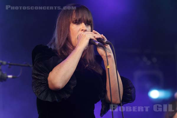 CAT POWER - 2019-07-07 - HEROUVILLE SAINT CLAIR - Chateau de Beauregard - Scene John - 